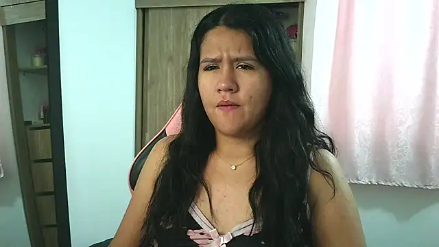 Oliviawatson1 online show from 11.15.25