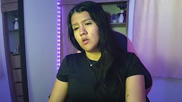 Oliviawatson1 online show from 11.27.25