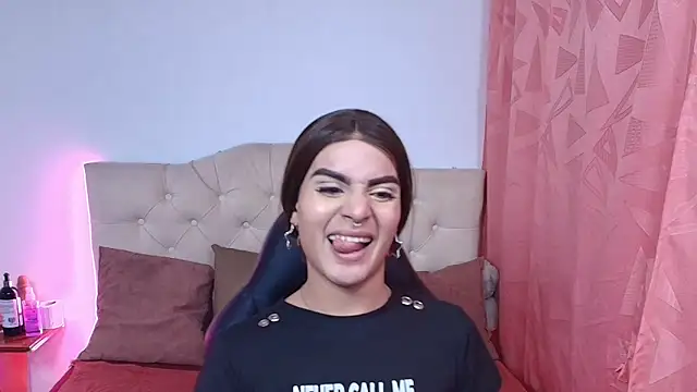 lailahdark online show from 10.15.25