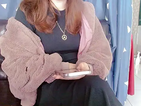 Snapshot of Alisa8x_sexy chatting on 11.23.25 Alisa8x sexy online show from 11.23.25