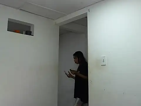 Snapshot of MeganAndMax@xh chatting on 10.04.25 MeganAndMaxxh online show from 10.04.25