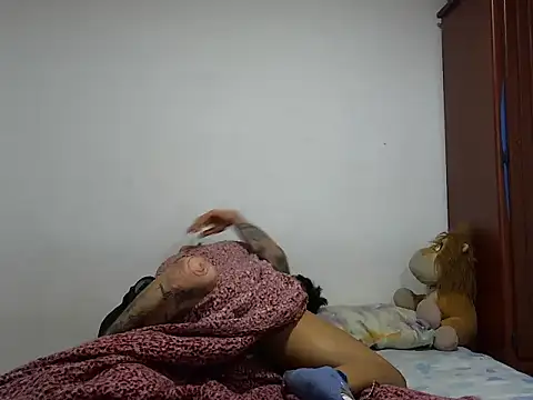 Snapshot of MeganAndMax@xh chatting on 10.25.25 MeganAndMaxxh online show from 10.25.25