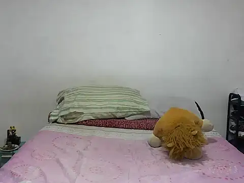 MeganAndMaxxh online show from 12.14.25