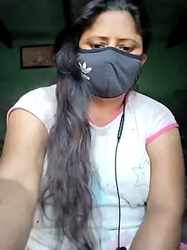 Snapshot of Sexey-Rani chatting on 10.27.25 Sexey-Rani online show from 10.27.25