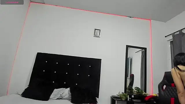 NicoleFletcher online show from 09.24.25