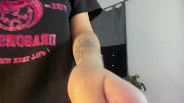 NicoleFletcher online show from 10.20.25