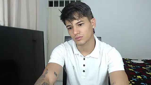 Alex mojica online show from 09.26.25