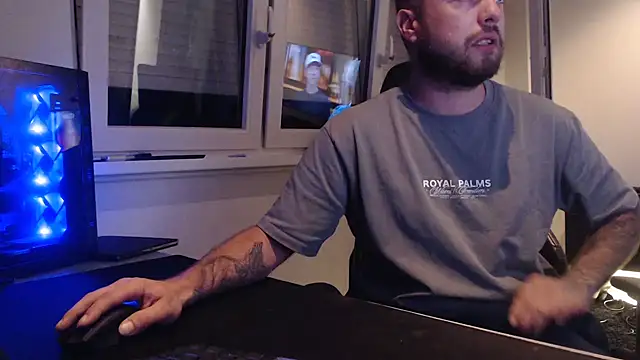 Snapshot of billybeerNL chatting on 09.08.25 billybeerNL online show from 09.08.25