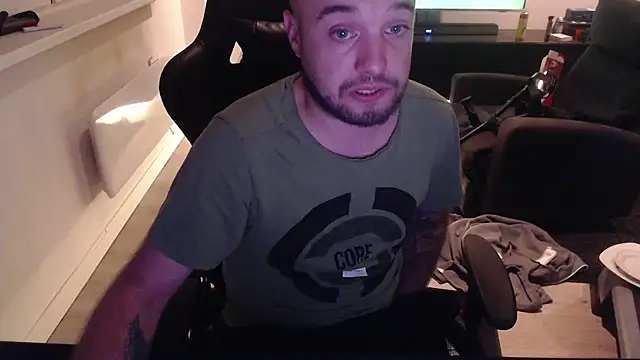 Snapshot of billybeerNL chatting on 09.18.25 billybeerNL online show from 09.18.25