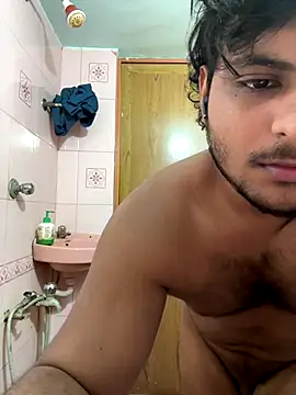 Snapshot of Kira_1413 chatting on 11.18.25 Kira 1413 online show from 11.18.25