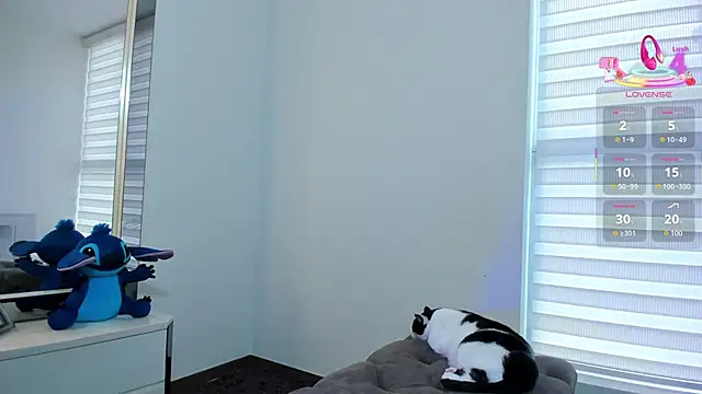 Michelle Ferrerr online show from 09.23.25