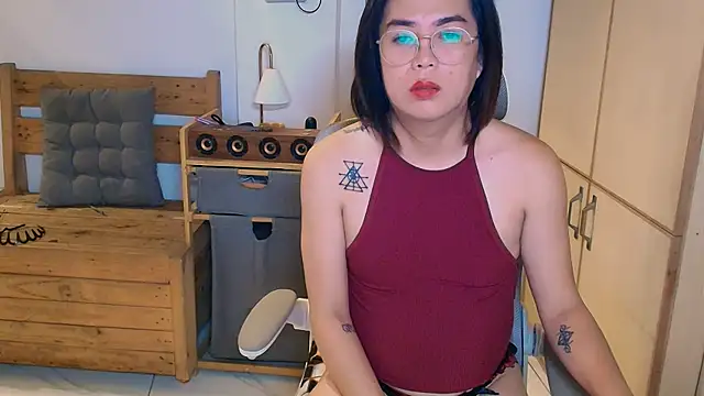 Snapshot of moriliciousxxx chatting on 09.15.25 moriliciousxxx online show from 09.15.25