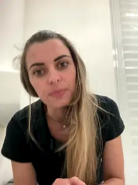 Snapshot of SweetGraciosa chatting on 09.18.25 SweetGraciosa online show from 09.18.25