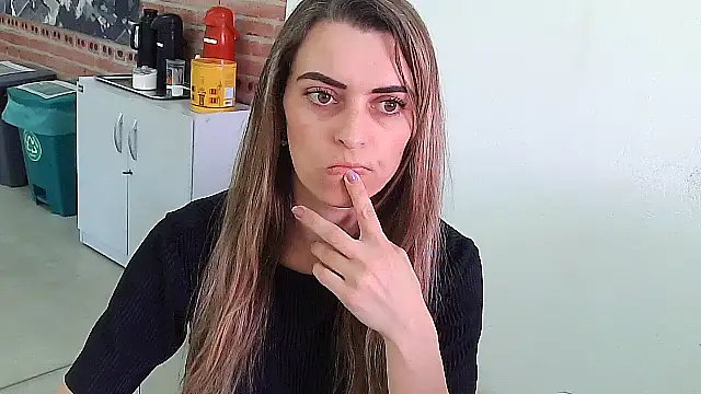 Snapshot of SweetGraciosa chatting on 09.19.25 SweetGraciosa online show from 09.19.25