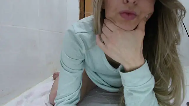 Snapshot of SweetGraciosa chatting on 09.27.25 SweetGraciosa online show from 09.27.25