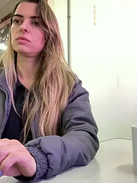 Snapshot of SweetGraciosa chatting on 10.15.25 SweetGraciosa online show from 10.15.25