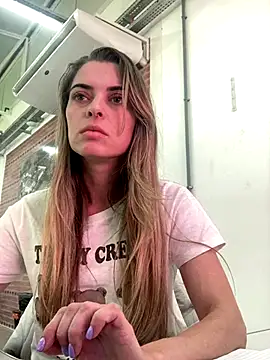 Snapshot of SweetGraciosa chatting on 10.20.25 SweetGraciosa online show from 10.20.25