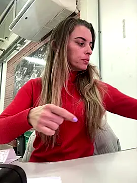 Snapshot of SweetGraciosa chatting on 10.24.25 SweetGraciosa online show from 10.24.25