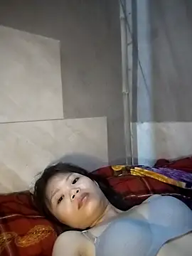 Snapshot of LinhNa999 chatting on 09.29.25 LinhNa999 online show from 09.29.25