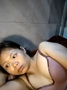 Snapshot of LinhNa999 chatting on 10.16.25 LinhNa999 online show from 10.16.25