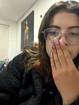 Isabela Colins online show from 09.20.25