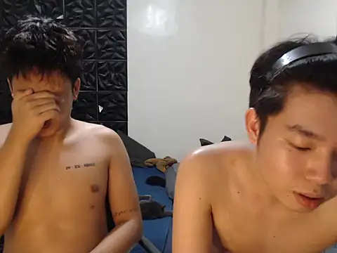 Snapshot of koreanhottie chatting on 10.23.25 koreanhottie online show from 10.23.25