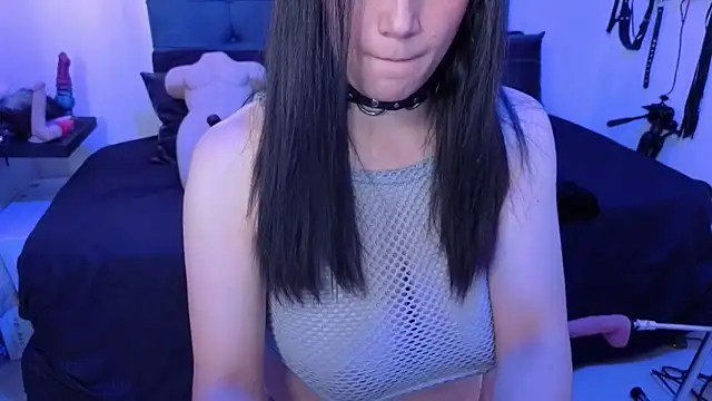 elowen halley1 online show from 11.03.25