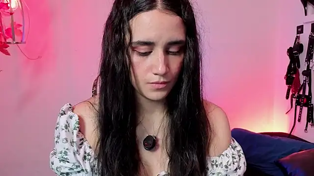 Snapshot of elowen_halley1 chatting on 03.20.26 elowen halley1 online show from 03.20.26