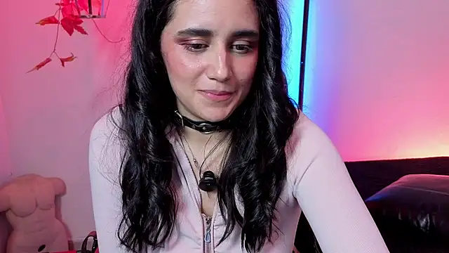 Snapshot of elowen_halley1 chatting on 03.23.26 elowen halley1 online show from 03.23.26