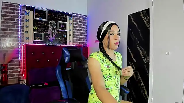 Snapshot of angelitasexxxhot chatting on 10.26.25 angelitasexxxhot online show from 10.26.25