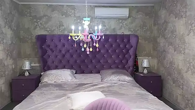 Eloisa Eliot online show from 10.13.25