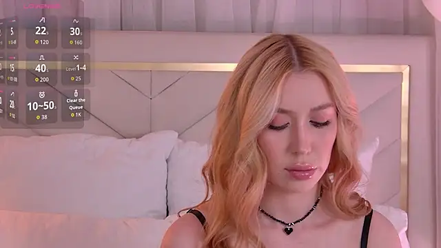 Snapshot of VelvetHell chatting on 09.18.25 VelvetHell online show from 09.18.25