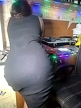 miss-maya24 online show from 11.20.25