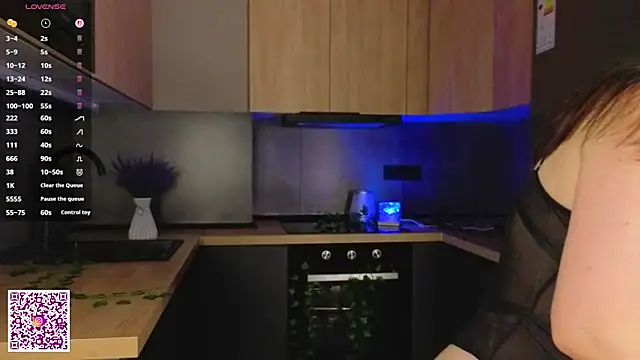 VanessaGrome online show from 10.27.25