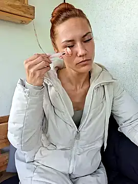 Snapshot of SlimBellaa chatting on 09.25.25 SlimBellaa online show from 09.25.25