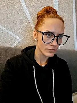 Snapshot of SlimBellaa chatting on 10.25.25 SlimBellaa online show from 10.25.25