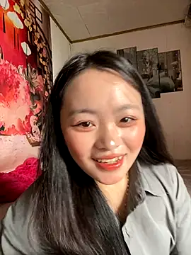 Julia-Elsa online show from 10.07.25