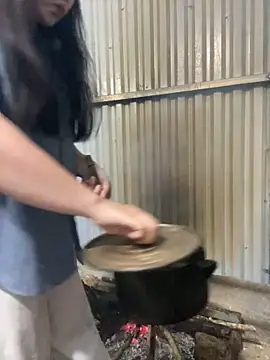 Julia-Elsa online show from 11.05.25