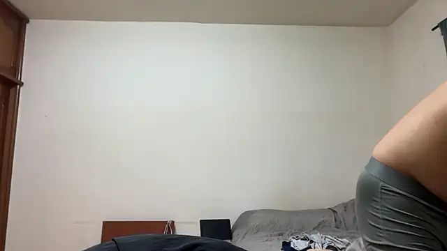 Foxfoxfox4 online show from 04.18.26