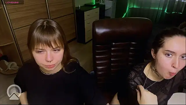 Snapshot of xxx_sandra_ chatting on 10.10.25 xxx sandra online show from 10.10.25