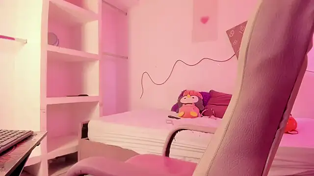 Valy hot online show from 10.17.25