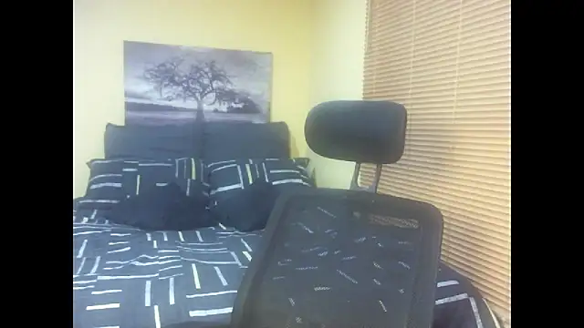 Snapshot of NawtyLisa chatting on 10.25.25 NawtyLisa online show from 10.25.25