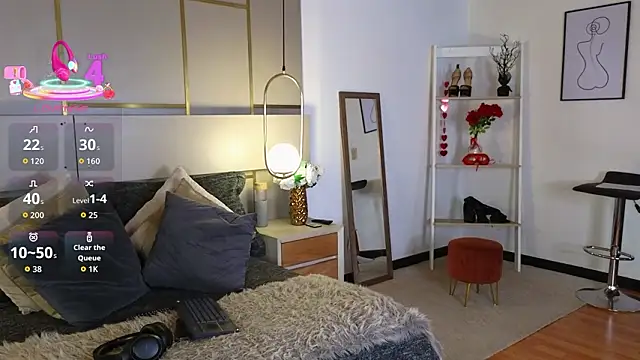 Lina Montclair online show from 03.26.26