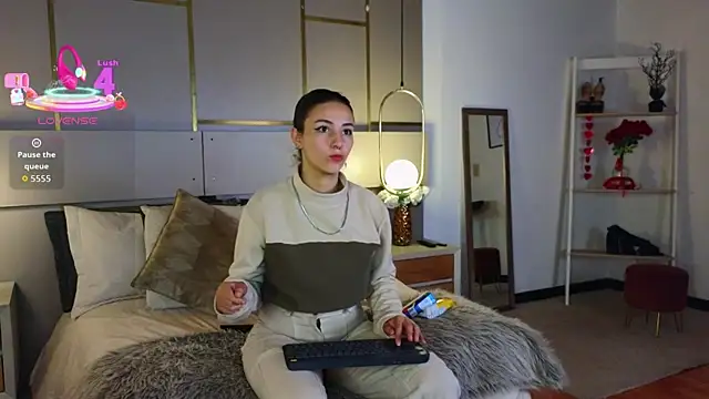 Lina Montclair online show from 03.30.26