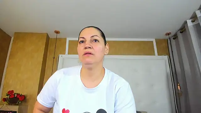 Snapshot of Heidy_milf chatting on 06.17.26 Heidy milf online show from 06.17.26