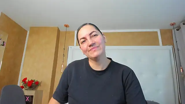 Snapshot of Heidy_milf chatting on 07.06.26 Heidy milf online show from 07.06.26