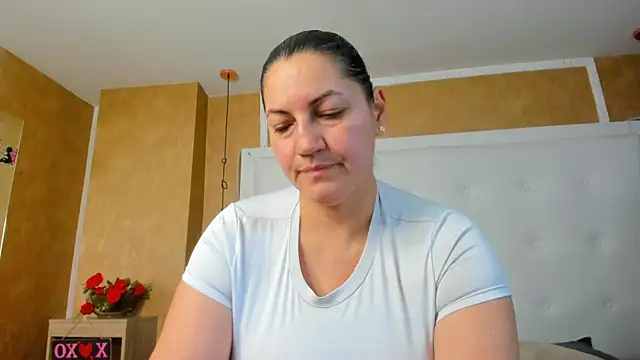 Snapshot of Heidy_milf chatting on 07.10.26 Heidy milf online show from 07.10.26