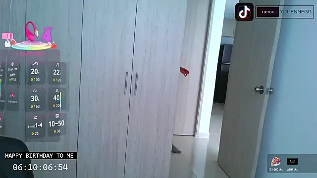 Snapshot of Yulienneg chatting on 09.17.25 Yulienneg online show from 09.17.25