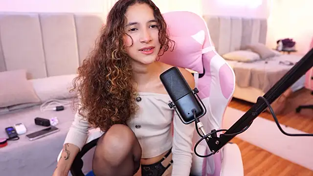 pinkloly online show from 09.25.25