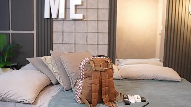 pinkloly online show from 10.28.25